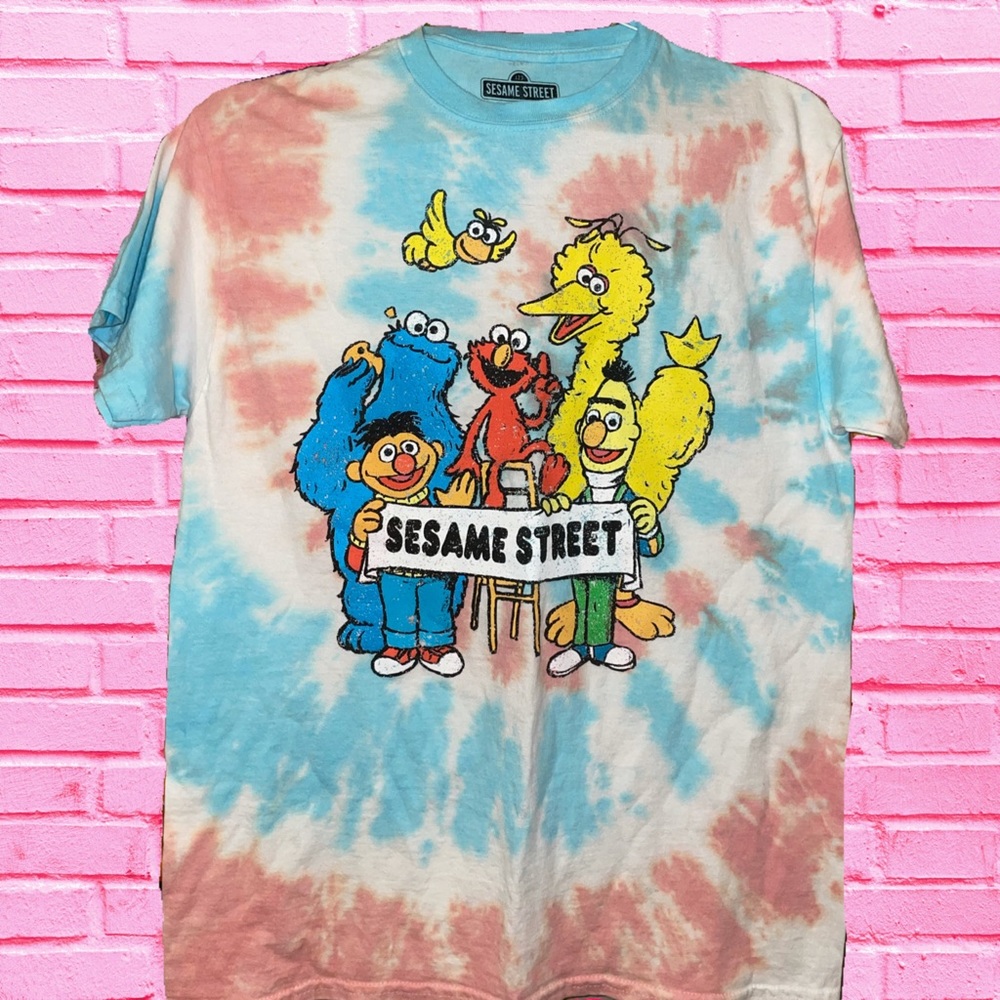 Tie dye Sesame Street tee 🌈